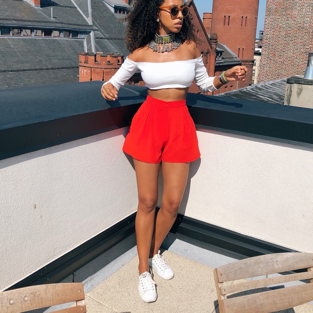 Full Sleeve Ribbed Crop - Picture 2 of 5
